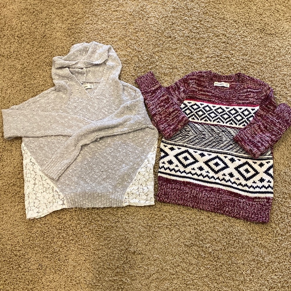 2 x Abercrombie sweaters sz 13/14. Both super soft, excellent condition.